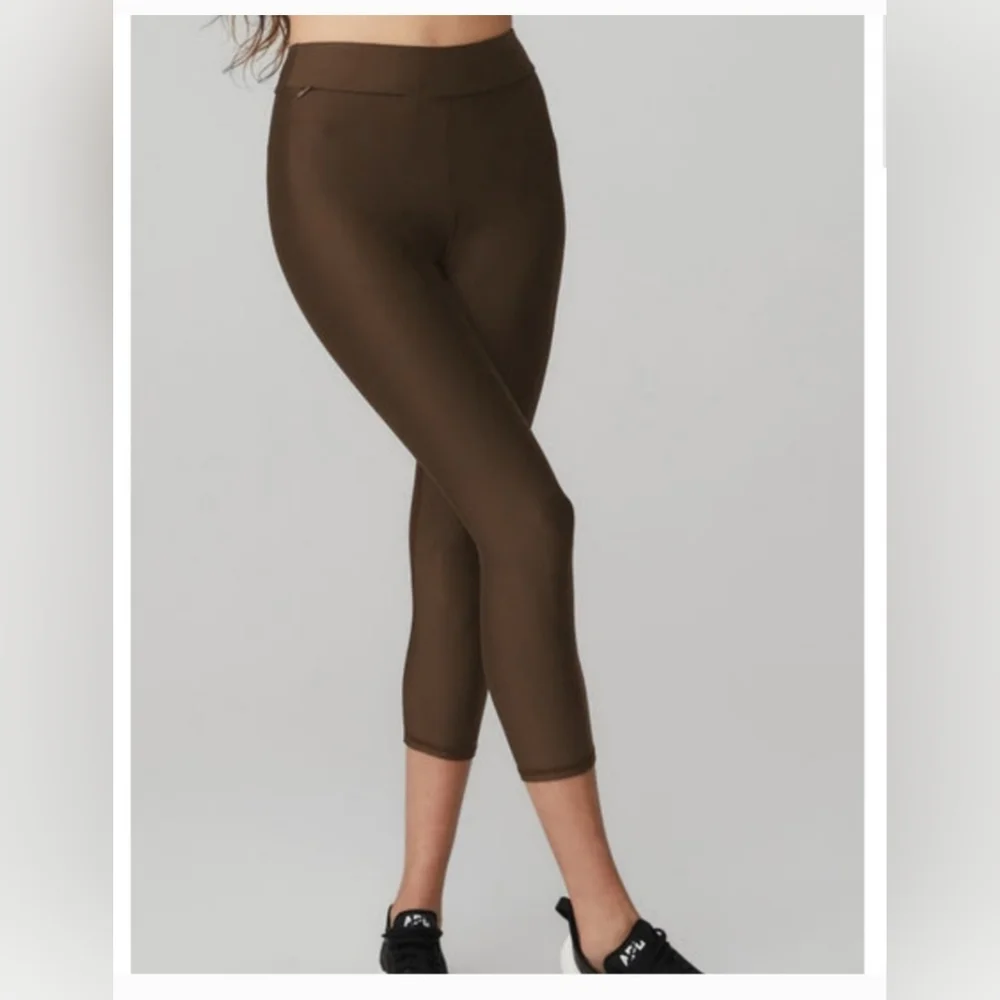 ALO Yoga Chocolate Brown Cropped Leggings